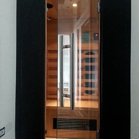 Apartahotel Angioini *