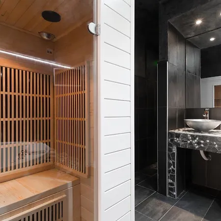 Angioini Apartahotel