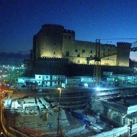 Angioini Апарт-отель