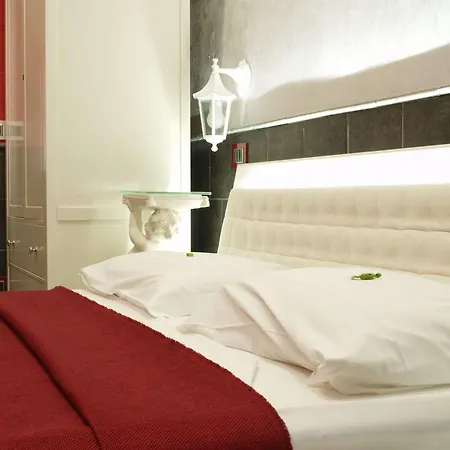 Angioini Aparthotel