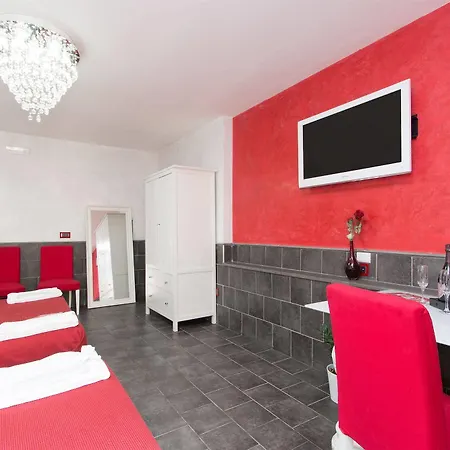 Aparthotel Angioini